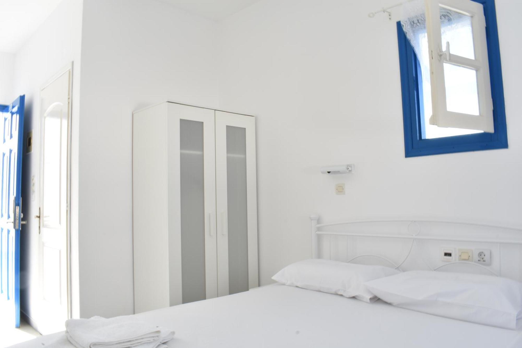 Blue Horizon Ios Hotel Room photo