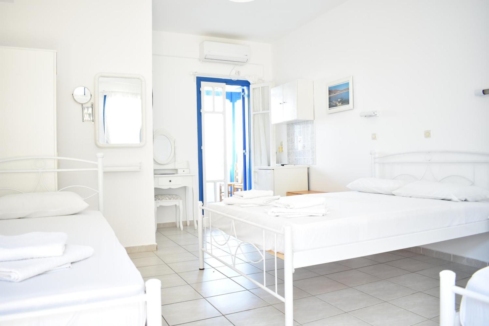 Blue Horizon Ios Hotel Room photo