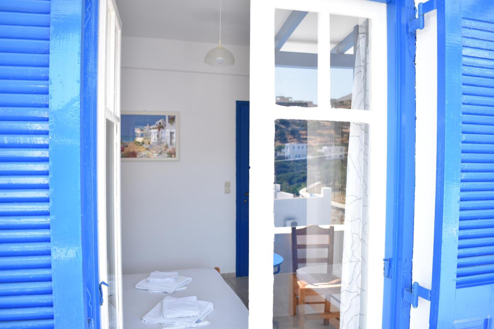 Blue Horizon Ios Hotel Room photo